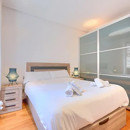 Ayuntamiento Cerca Del Casco Viejo & Parking Apartman