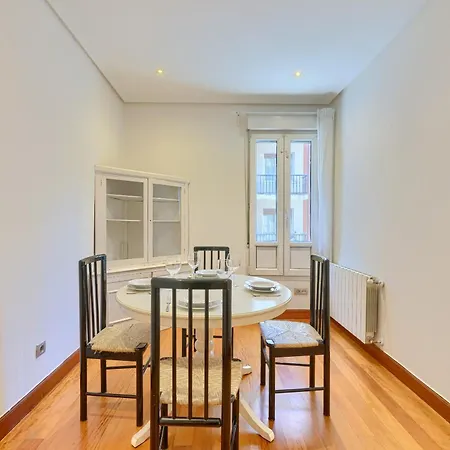 Апартаменти Ayuntamiento Cerca Del Casco Viejo & Parking